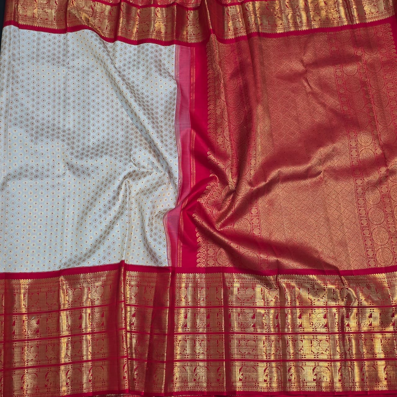 Ivory White & Rani Red Kanchipuram Silk Saree with Grand Temple Zari Border – Classic Bridal Heritage Collection