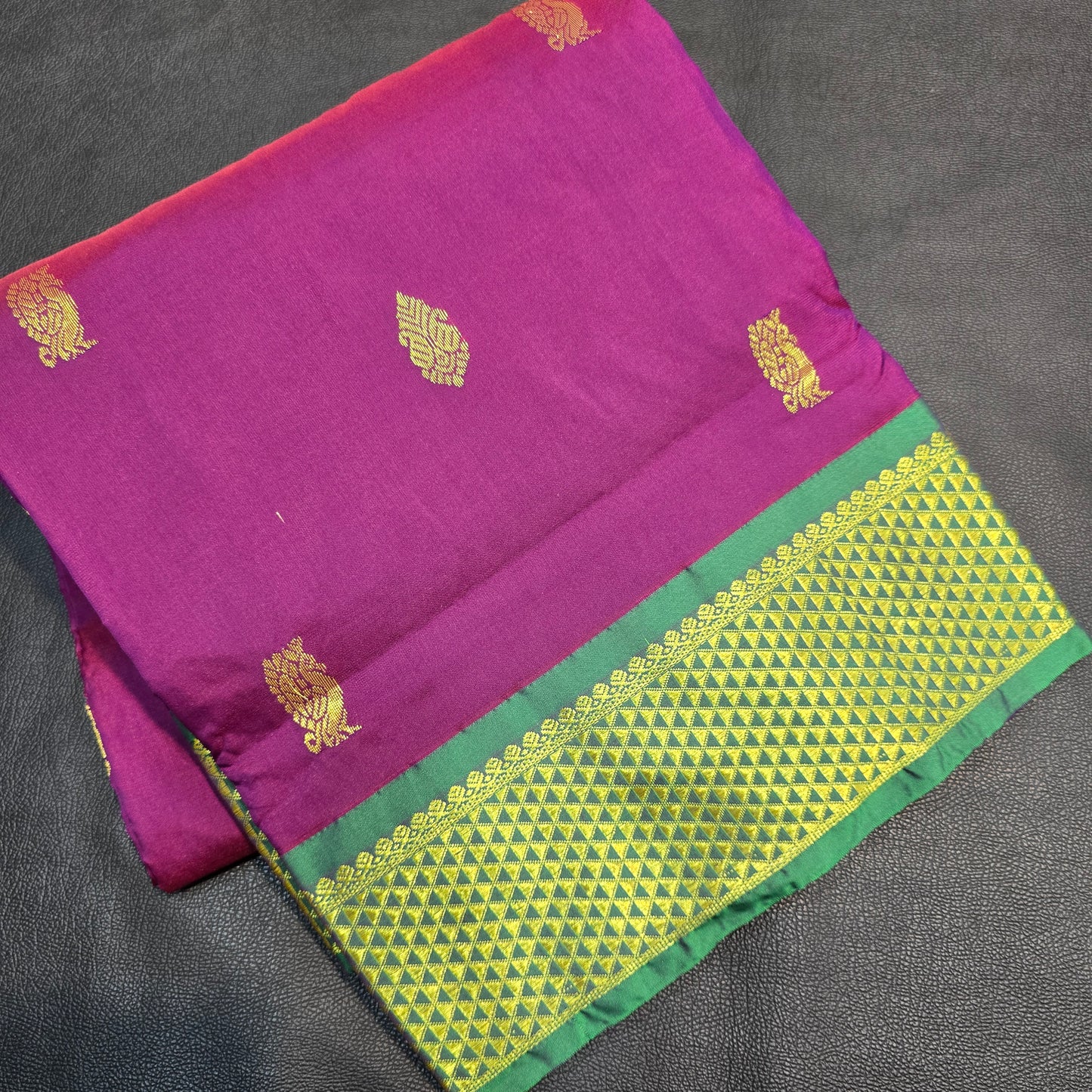 10 Yards Saree – Purple & Olive Green Contrast Zari Border Traditional Madisar Saree