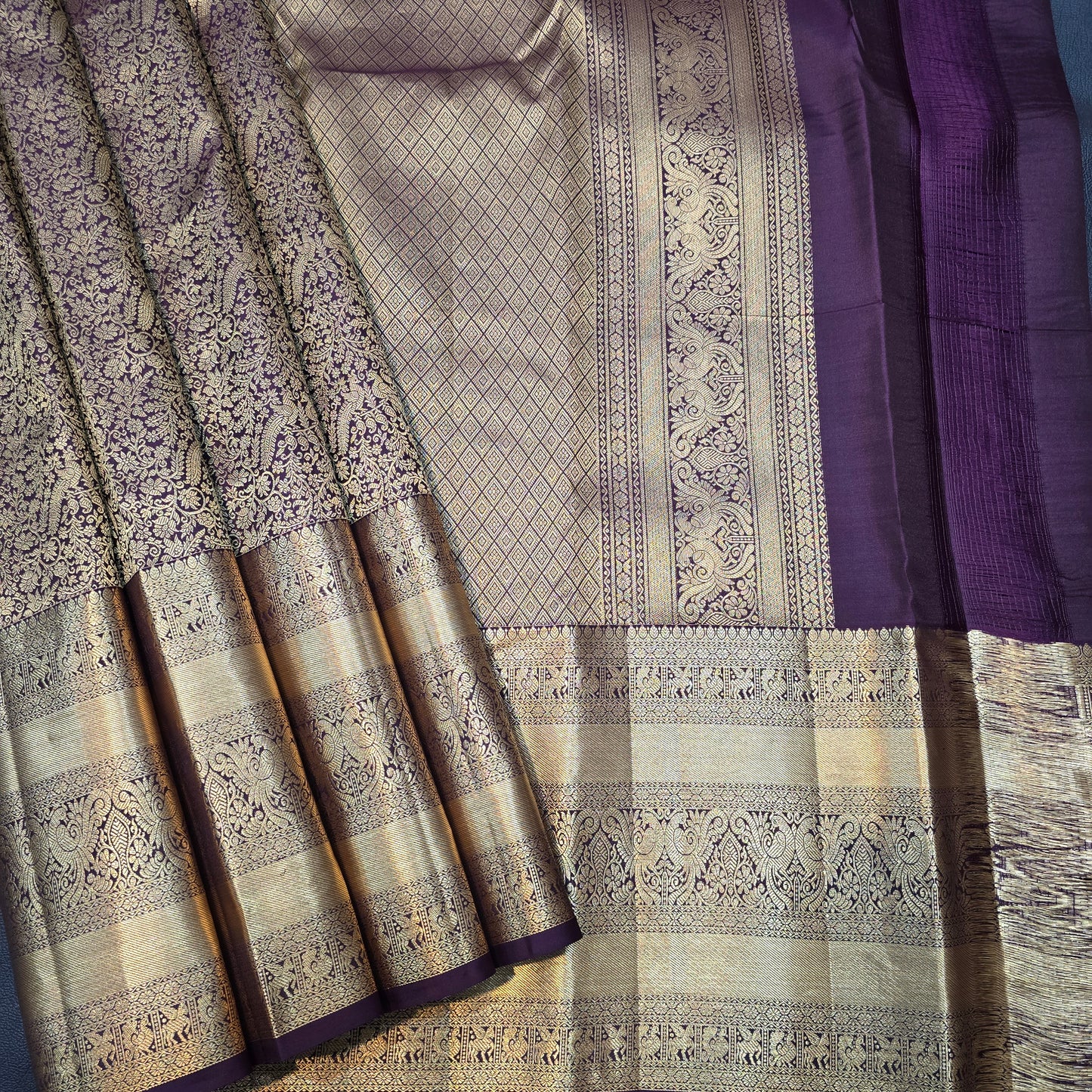 Royal Violet &  Gold with Rich Zari Border Kanchipuram Pure Handloom Silk Saree in Traditional Brocade Pallu
