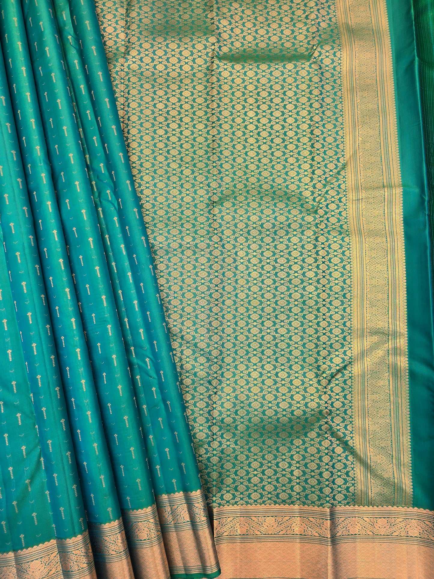 Kanchipuram Silk Saree Teal Green with Rich Zari Pallu & Traditional Border Wedding Wear