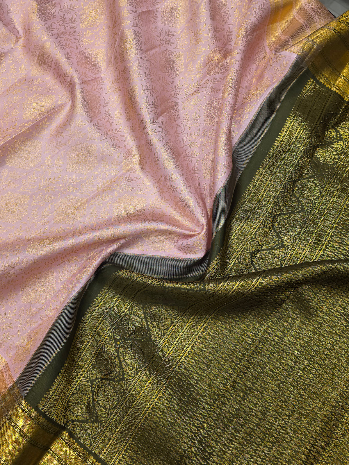 Pastel Pink Pure Kanchipuram Silk Saree with Black Gold Zari Pallu | Bridal Saree AA-001956