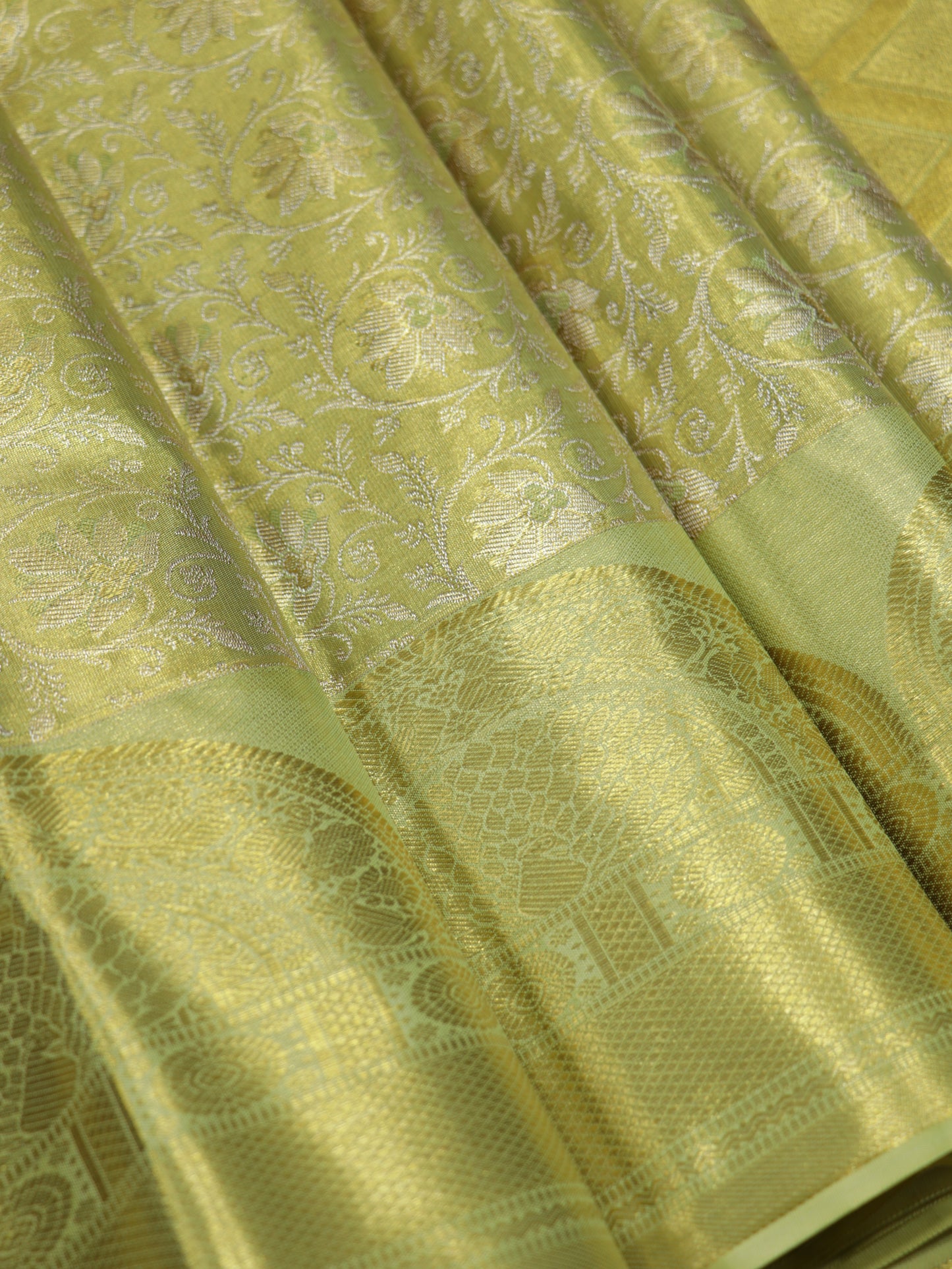 Kanchipuram Pure Silk Saree Pistachio Green with Self Zari Border | Elegant Bridal Traditional Saree