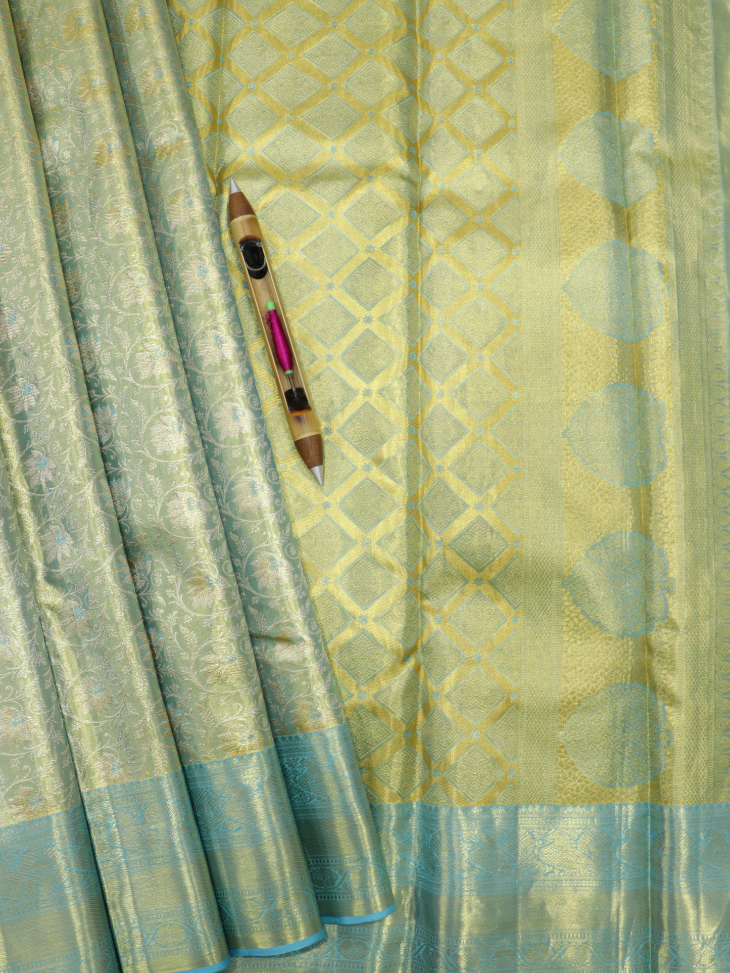 Kanchipuram Pure Silk Saree Mint Green with Aqua Korvai Border | Elegant Bridal Traditional Saree