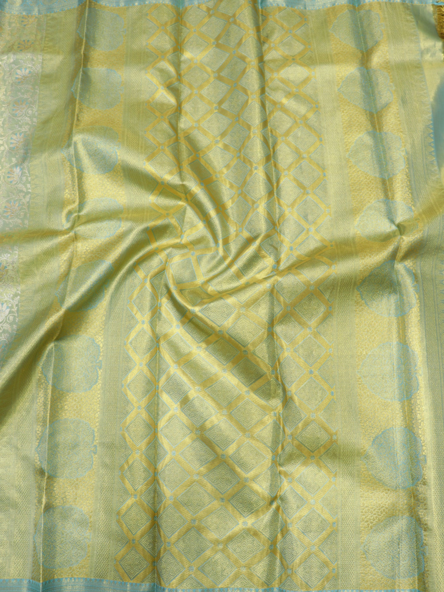 Kanchipuram Pure Silk Saree Mint Green with Aqua Korvai Border | Elegant Bridal Traditional Saree
