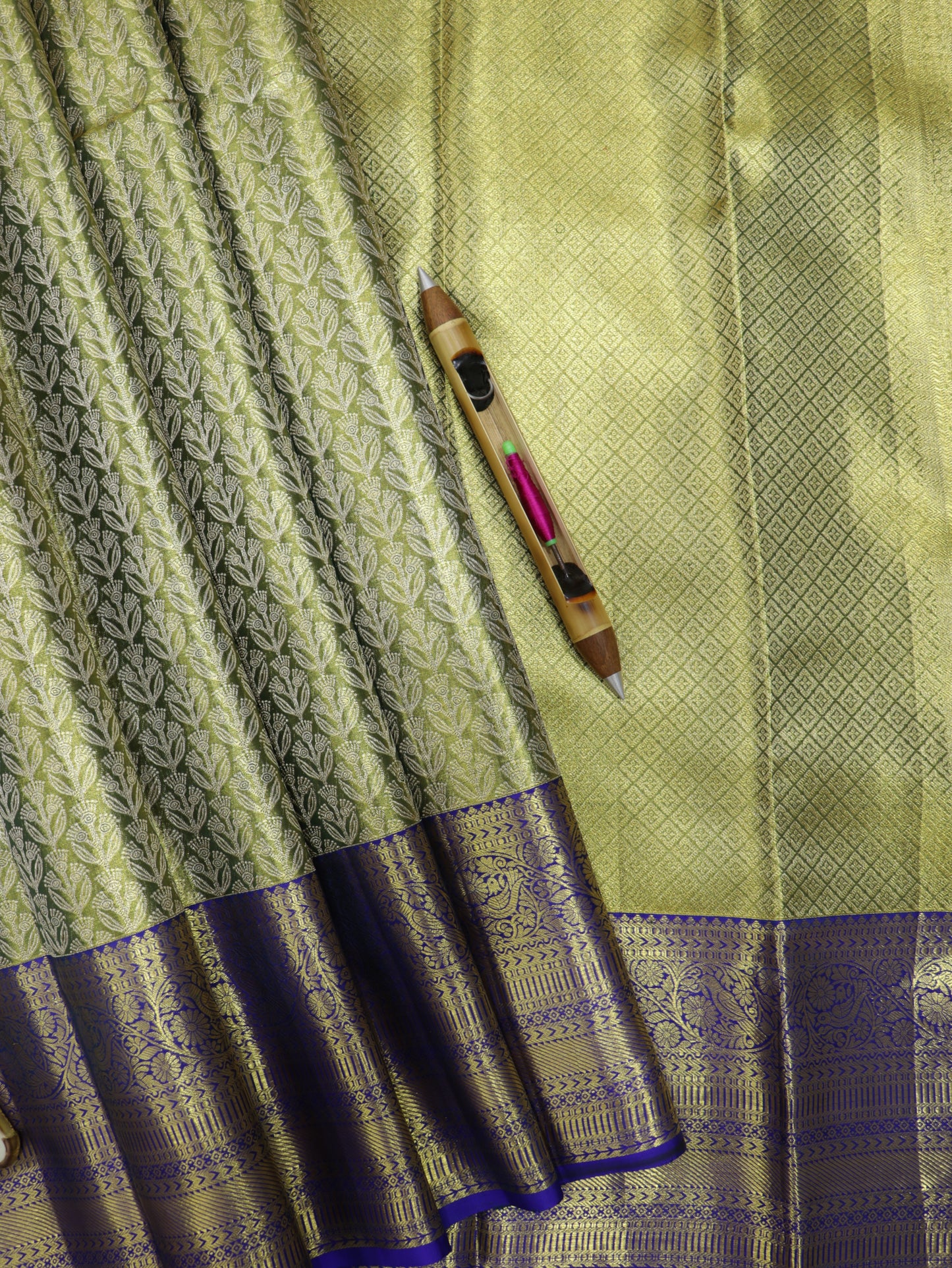 Kanchipuram Pure Silk Saree Green with Royal Blue Korvai Border | Bridal Traditional Saree
