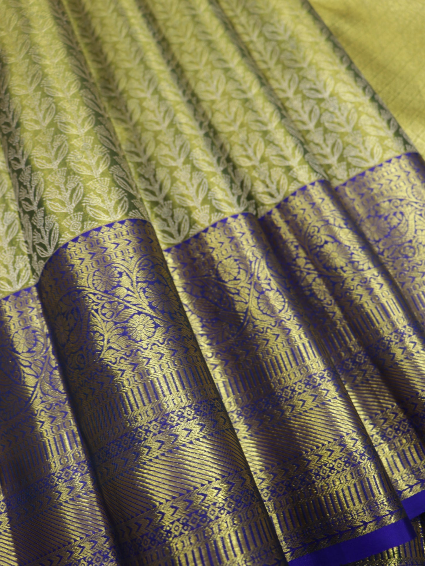 Kanchipuram Pure Silk Saree Green with Royal Blue Korvai Border | Bridal Traditional Saree