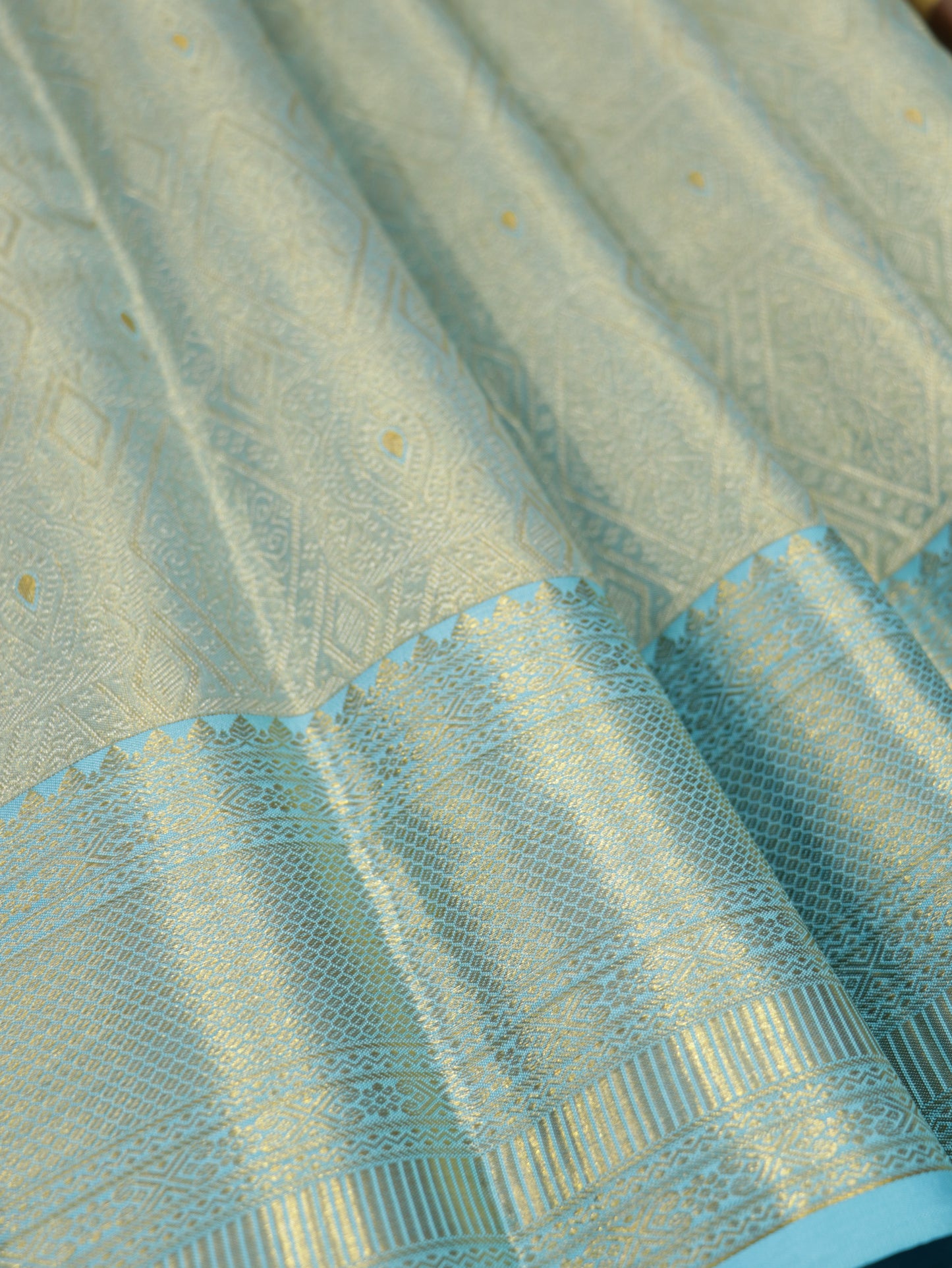 Kanchipuram Pure Silk Saree Aqua Blue with Sky Blue Korvai Border | Elegant Bridal Traditional Saree