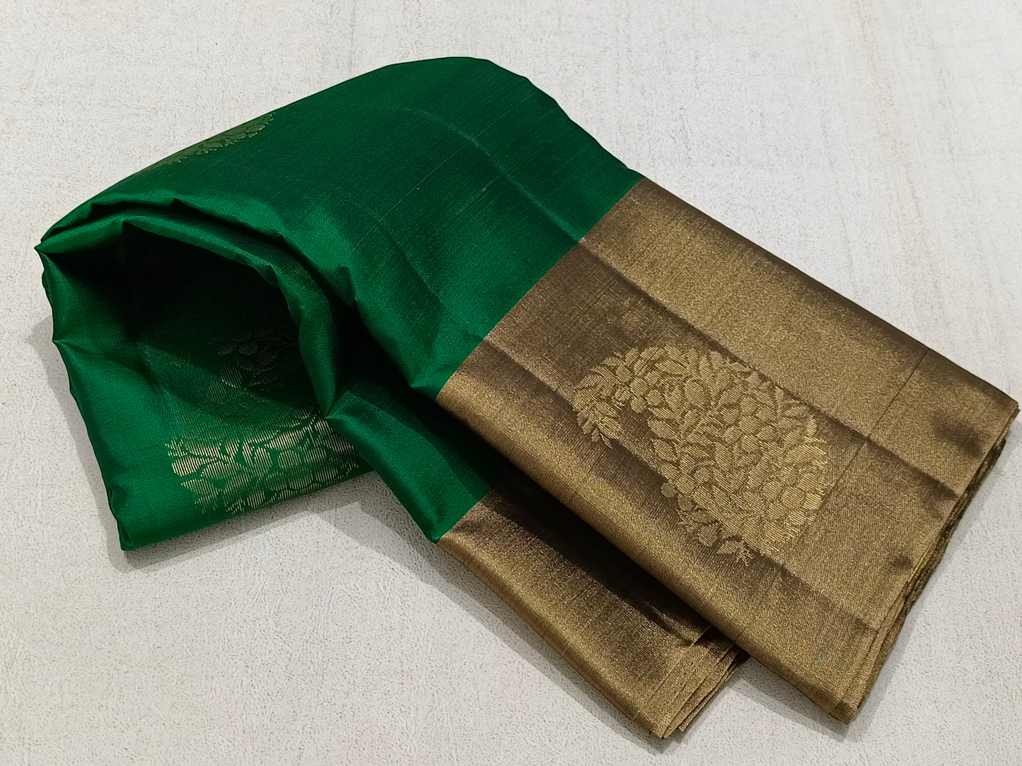 Contemporary Green Saree With Bronze Border