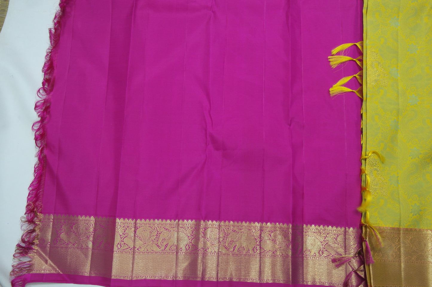 Green Bridal Saree With Pink Border In Pure Kanchipuram Silk